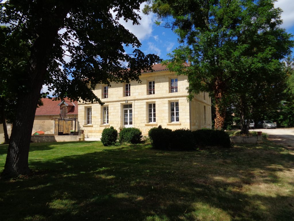 chateau for sale near bergerac